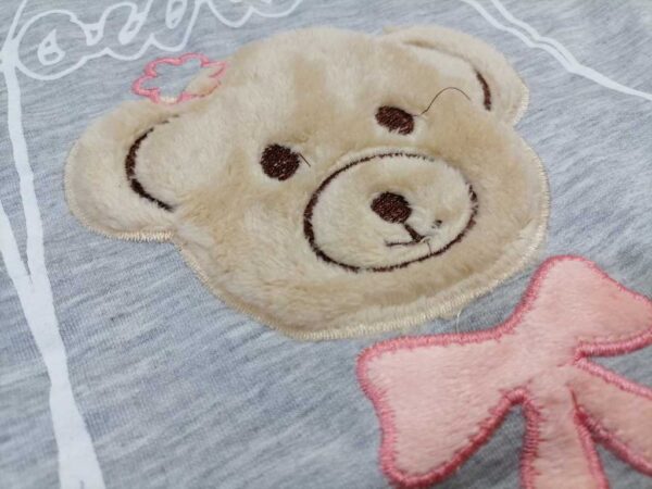 طرح روی بلوز دخترانه پولکی