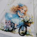 طرح دختر آبی روی بلوز دخترانه