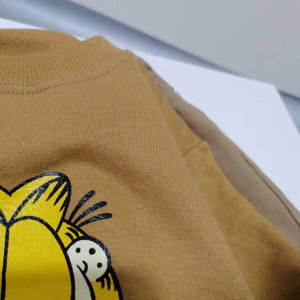 تصویر نزدیک از لباس