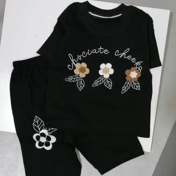 تیشرت شلوارک دخترانه مشکی گل برجسته مناسب 0 تا 5 سال
