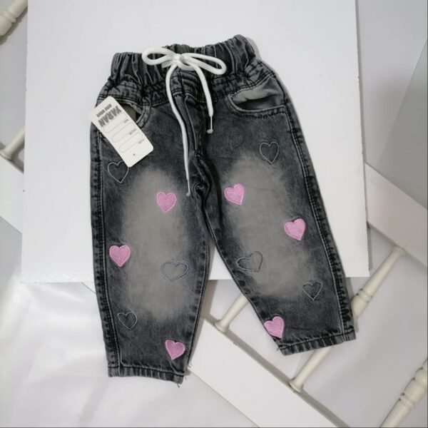 شلوار لی گلدوزی دخترانه قلبی مناسب صفر تا 9 سال - Image 5